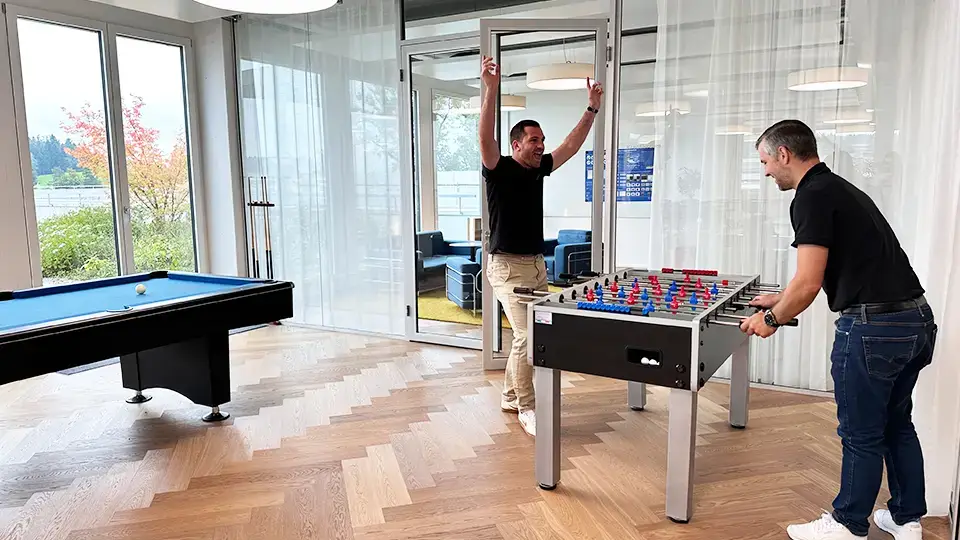 Table de baby-foot dans la salle de séjour